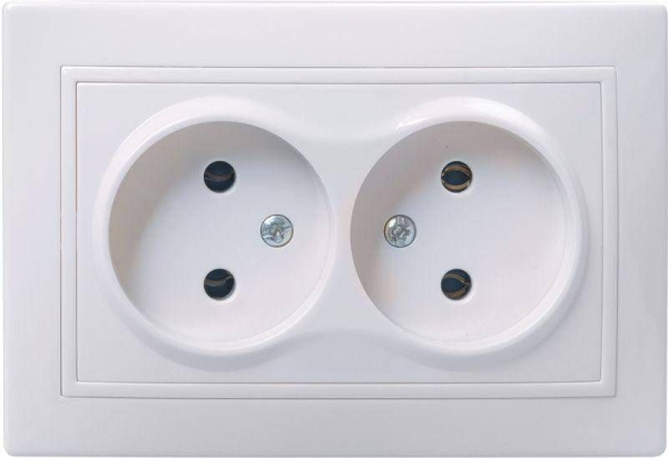Розетка 2-мест б/з белая Кварта IEK
